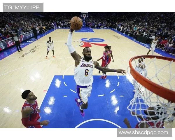 詹姆斯哈登的篮球之路与未来展望：从MVP到冠军的追逐之旅