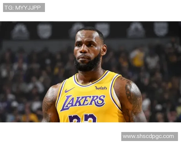 詹姆斯：篮球巨星的辉煌历程与未来展望