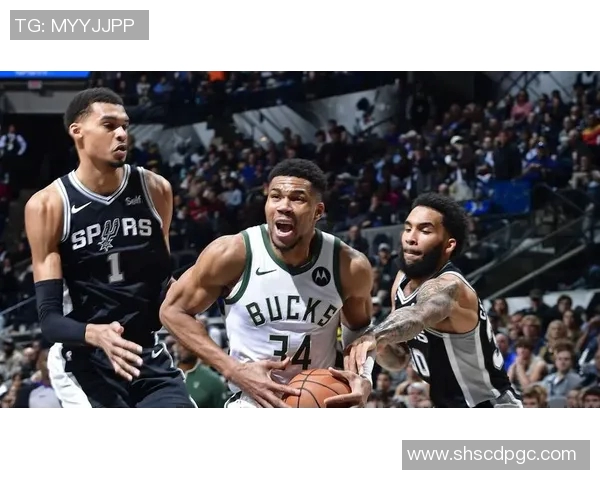 2017年NBA常规赛回顾马刺与雄鹿的精彩对决与球员表现分析