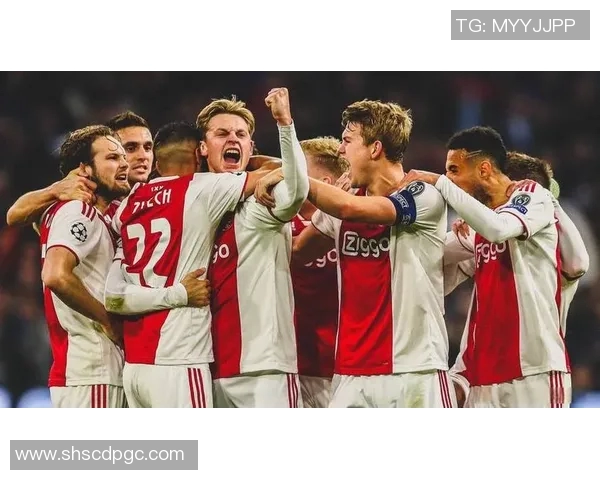 奥斯积克与埃因霍温的激烈对决揭示足球战术的精彩碰撞与球队实力的较量