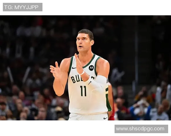 雄鹿球员洛佩兹：球队内线的关键力量