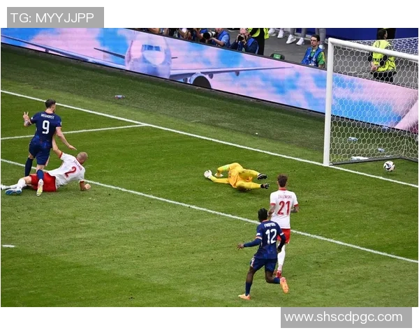 欧洲杯:荷兰力克捷克晋级八强,橙衣军团再显强大实力 欧洲杯:荷兰力克捷克晋级八强,橙衣军团再显强大实力