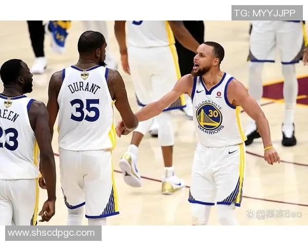 勇士大胜魔术砍25分汤普森火力全开库里盖帽送致胜球 勇士大胜魔术砍25分汤普森火力全开库里盖帽送致胜球